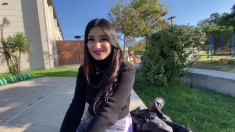 Onunla Tinder'da tanıştım ve eve dönerken ormanda aşırı sert sikiştik