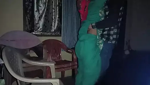 biwi ke jane k kötü apni saali ko raat beni bulake pehli baar gaand maari