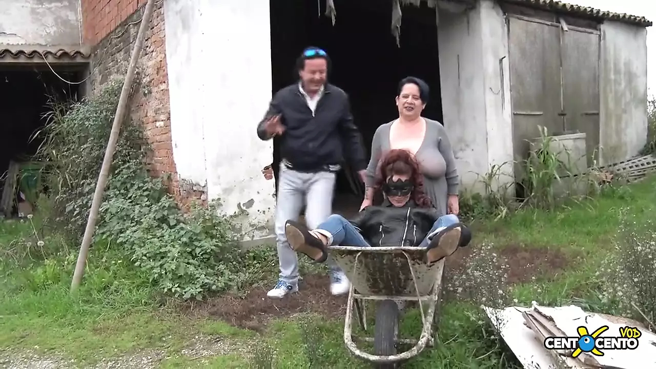 köylü kadınlar çok çalışmanın ödülünü alıyor