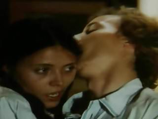Misafirhane De Seks Eksik Olmuyor - Full Vintage Porno