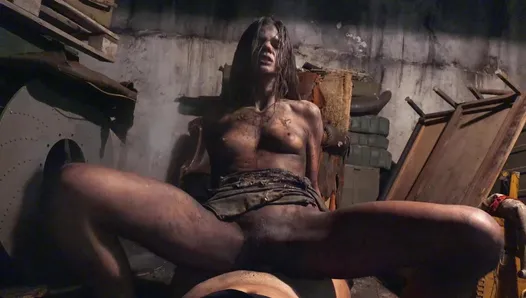 horrorporn kız doğal olmayan pozisyonlarda bükülmüş