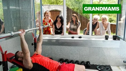 yıpranmış nineler sadece germek istiyor