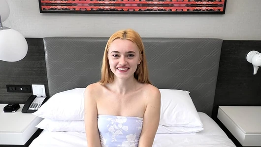 Şişman bir yarrak POV tarzı emiyor bu yepyeni taze yüzler petite amatör göz atın